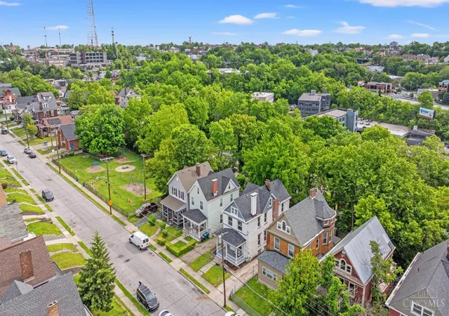 Homes for sale in Cincinnati, OH | 2028 Burnet Ave, Cincinnati, OH 45219 | MLS# 1883624