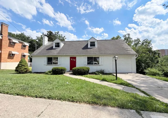 Homes for sale in Cincinnati, OH | 577 Lowell Ave, Cincinnati, OH 45220 | MLS# 1883019