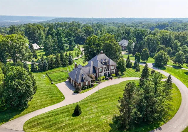 3rd image of 6650 Alberly Ln, Indian Hill, OH 45243 | MLS# 1881460