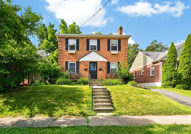 Homes for sale in Cincinnati, OH | 3333 S Sterling, Cincinnati, OH 45209 | MLS# 1883149