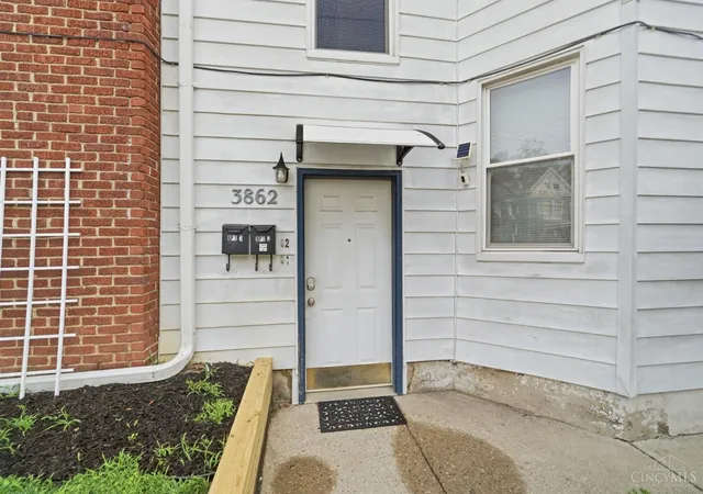 Homes for sale in Cincinnati, OH | 3862 Isabella Ave, Cincinnati, OH 45209
