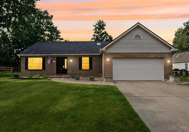 Homes for sale in Pierce Twp, OH | 3586 El Rego Dr, Pierce Twp, OH 45102 | MLS# 1881680