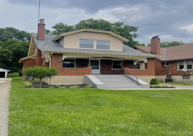 2nd image of 3520 St Martins Pl, Cincinnati, OH 45211 | MLS# 1883730