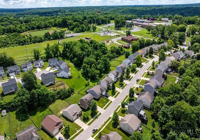 35th image of 126 Regatta Dr, New Richmond, OH 45157 | MLS# 1883622
