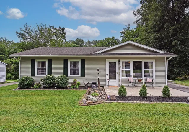 Homes for sale in Loveland, OH | 1411 Bellwood Dr, Loveland, OH 45140 | MLS# 1883717