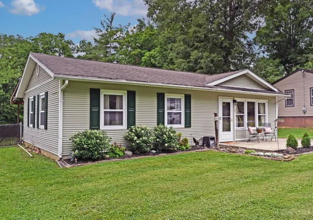 Homes for sale in Loveland, OH | 1411 Bellwood Dr, Loveland, OH 45140 | MLS# 1883717