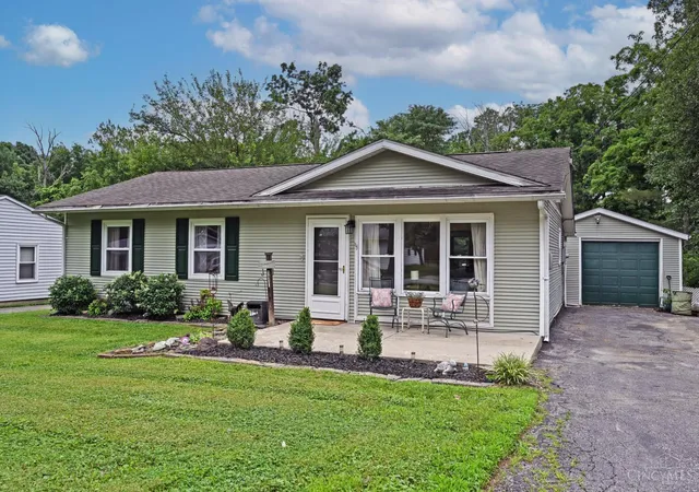 Homes for sale in Loveland, OH | 1411 Bellwood Dr, Loveland, OH 45140 | MLS# 1883717