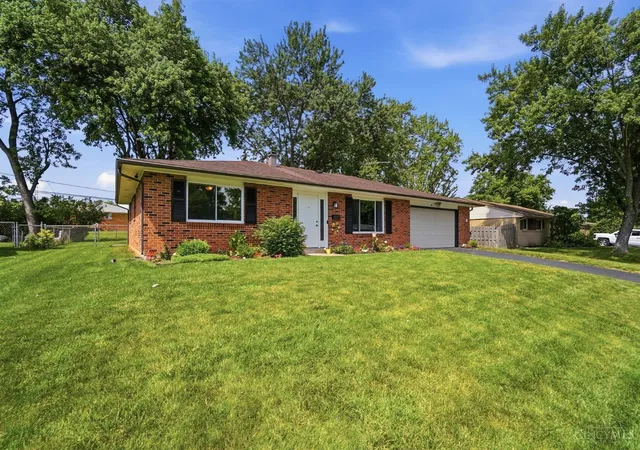 Homes for sale in Englewood, OH | 1015 Derringer Dr, Englewood, OH 45322 | MLS# 1883747