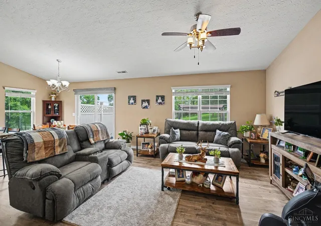 Homes for sale in Hamilton, OH | 78 Thornhill Dr, Hamilton, OH 45013 | MLS# 1883220
