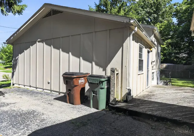Photo 3 of Sale Pending at 3252 Coleen Dr, Cincinnati, OH 45251 | MLS# 1881987 | Listing updated on 2026-09-25