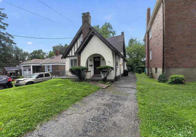 Homes for sale in Cincinnati, OH | 2784 Losantiville Ave, Cincinnati, OH 45213 | MLS# 1880346