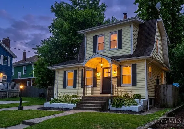 Homes for sale in Cincinnati, OH | 2775 Robertson Ave, Cincinnati, OH 45209 | MLS# 1883804
