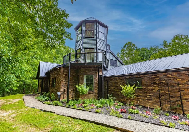 2nd image of 1927 Bethany Ridge Rd, Brushcreek Twp, OH 45693 | MLS# 1883595