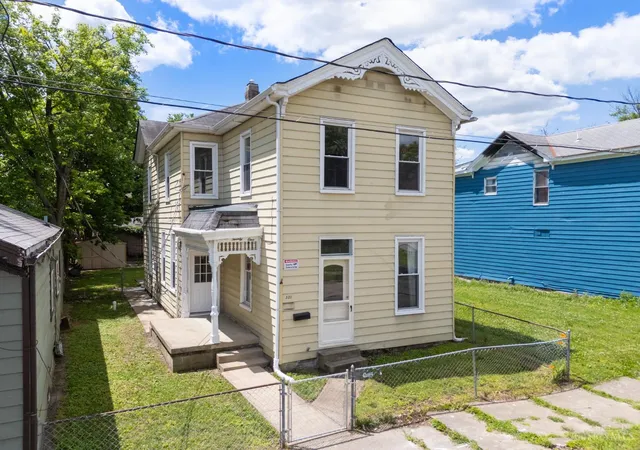 Homes for sale in Hamilton, OH | 321 Washington St, Hamilton, OH 45011 | MLS# 1883615