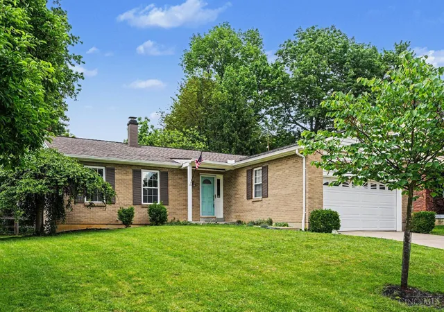 Homes for sale in Anderson Twp, OH | 8496 Coran Dr, Anderson Twp, OH 45255 | MLS# 1883851