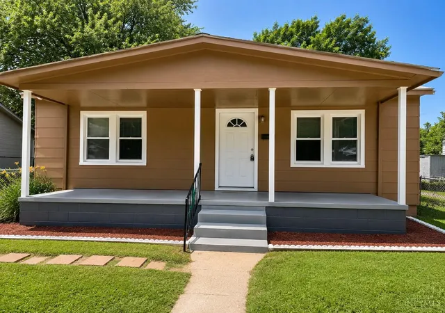 Homes for sale in Moraine, OH | 2721 Holman St, Moraine, OH 45439 | MLS# 1883876