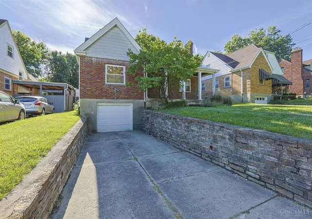 Homes for sale in Delhi Twp, OH | 1140 Covedale Ave, Delhi Twp, OH 45238 | MLS# 1883143