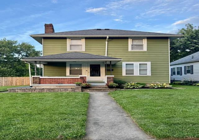 Homes for sale in Hamilton, OH | 936 Ridgelawn Ave, Hamilton, OH 45013 | MLS# 1883120