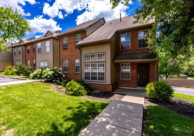 Homes for sale in Montgomery, OH | 10555 Montgomery Rd #77, Montgomery, OH 45242 | MLS# 1883913