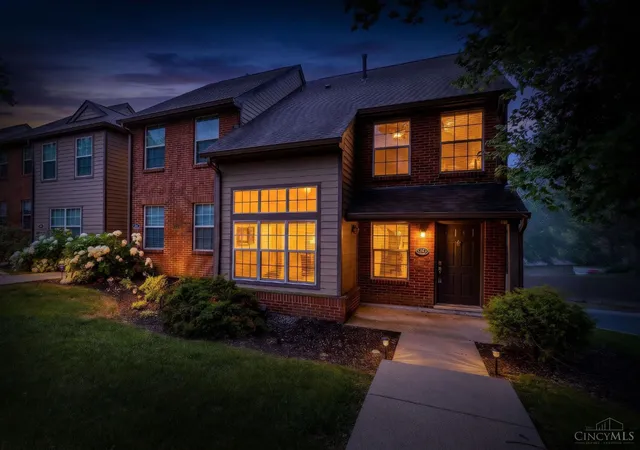 Homes for sale in Montgomery, OH | 10555 Montgomery Rd #77, Montgomery, OH 45242 | MLS# 1883913