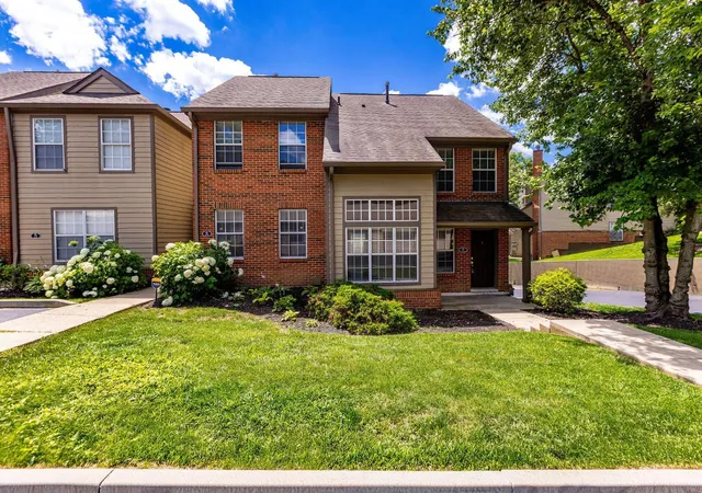 Homes for sale in Montgomery, OH | 10555 Montgomery Rd #77, Montgomery, OH 45242 | MLS# 1883913