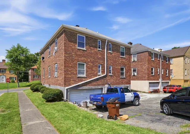 Homes for sale in Reading, OH | 27 Gahl Terrace, Reading, OH 45215 | Houzeo