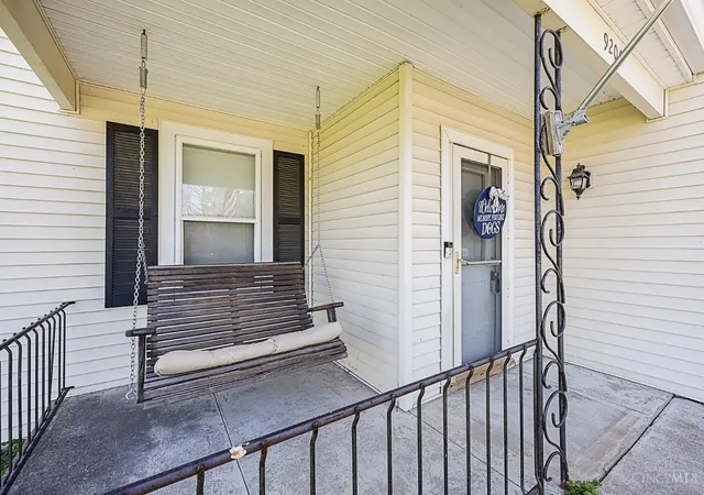 Homes for sale in Symmes Twp, OH | 9206 E Kemper Rd, Symmes Twp, OH 45140 | MLS# 1883915
