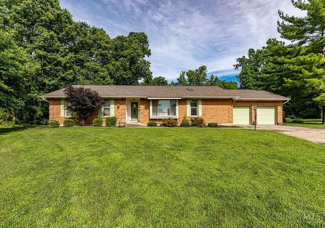 Homes for sale in Ross Twp, OH | 2792 Laurie Ct, Ross Twp, OH 45014 | MLS# 1883900