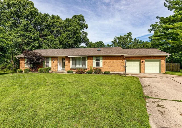 Homes for sale in Ross Twp, OH | 2792 Laurie Ct, Ross Twp, OH 45014 | MLS# 1883900