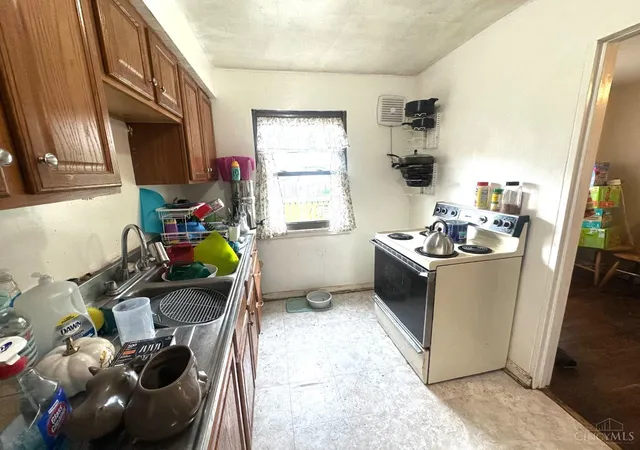 Photo 4 of Single family home for sale at 5578 Clearview Ave, Cincinnati, OH 45248 | MLS# 1883914 | Listing updated on 2026-07-23