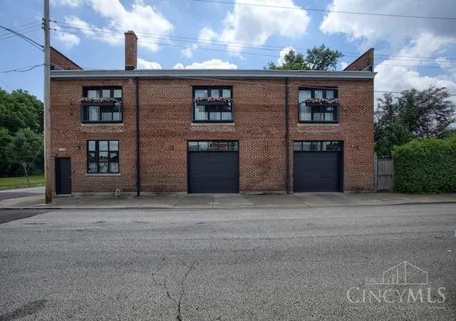 Homes for sale in Cincinnati, OH | 1659 Cooper St, Cincinnati, OH 45223 | MLS# 1883687