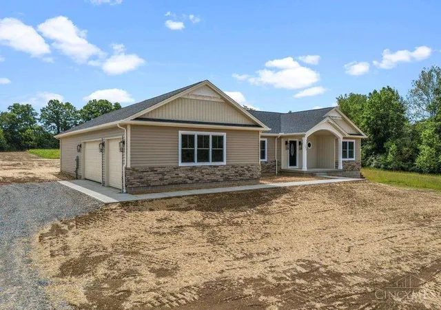 2nd image of 1243 Hunter's Glen Dr, Adams Twp, OH 45177 | MLS# 1883909