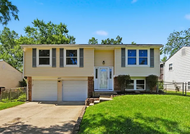 Homes for sale in Forest Park, OH | 487 Brunswick Dr, Forest Park, OH 45240 | MLS# 1884038