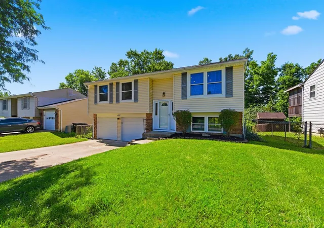 Homes for sale in Forest Park, OH | 487 Brunswick Dr, Forest Park, OH 45240 | MLS# 1884038