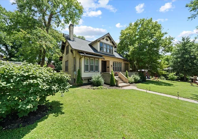 Homes for sale in Cincinnati, OH | 520 Purcell Ave, Cincinnati, OH 45205 | MLS# 1884051