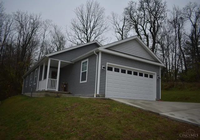 Homes for sale in Hillsboro, OH | 113 Springlake Ave, Hillsboro, OH 45133 | MLS# 1884053