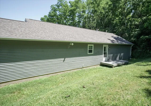 2nd image of 113 Springlake Ave, Hillsboro, OH 45133