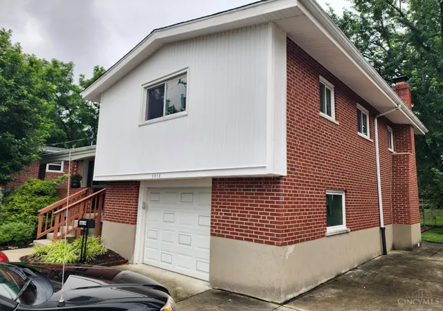 Homes for sale in Green Twp, OH | 5619 Woodhaven Dr, Green Twp, OH 45248 | MLS# 1884063