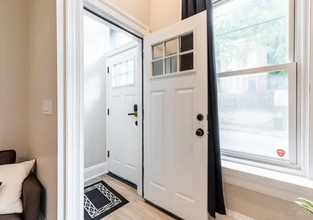 Homes for sale in Cincinnati, OH | 2237 Loth St, Cincinnati, OH 45219 | MLS# 1884068