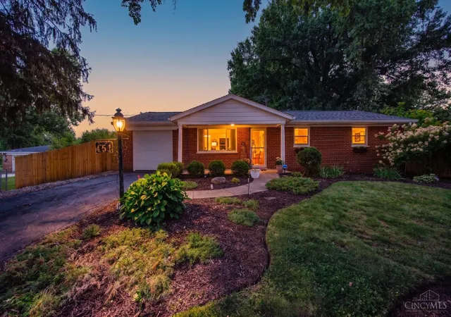 Homes for sale in Union Twp, OH | 451 Beech Tree Ln, Union Twp, OH 45244 | MLS# 1884046