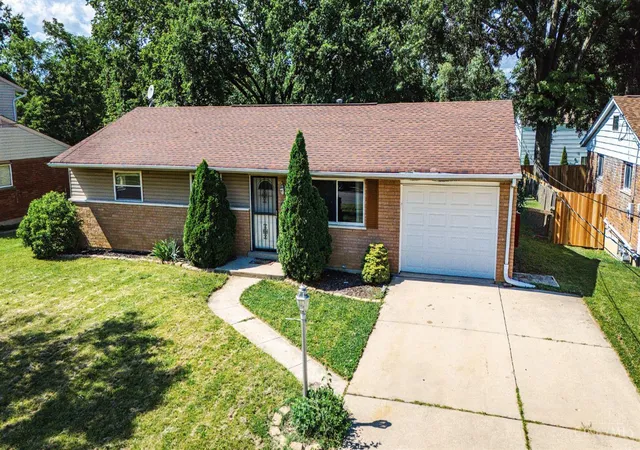Homes for sale in Colerain Twp, OH | 2468 Fulbourne Dr, Colerain Twp, OH 45231 | MLS# 1883735