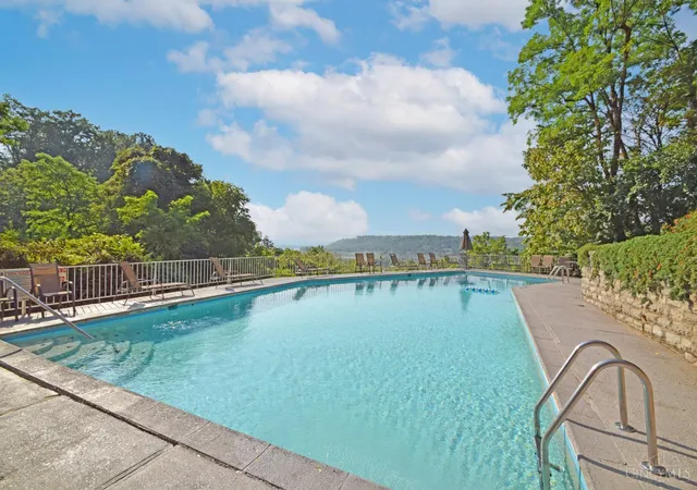 18th image of 1815 William Howard Taft Rd #202, Cincinnati, OH 45206 | MLS# 1884153