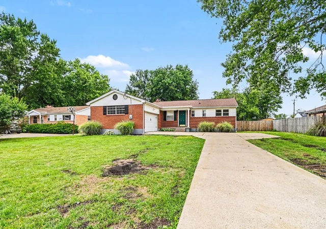 Homes for sale in Sycamore Twp, OH | 12175 Snider Rd, Sycamore Twp, OH 45249 | MLS# 1883988