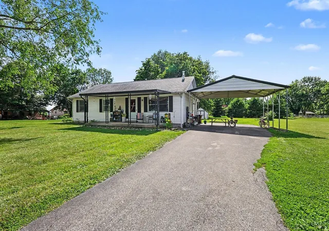 Homes for sale in Perry Twp, OH | 141 Munster Dr, Perry Twp, OH 45118 | MLS# 1884177