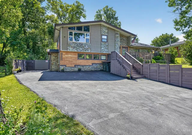 2nd image of 2066 Evanor Ln, Anderson Twp, OH 45244 | MLS# 1884204