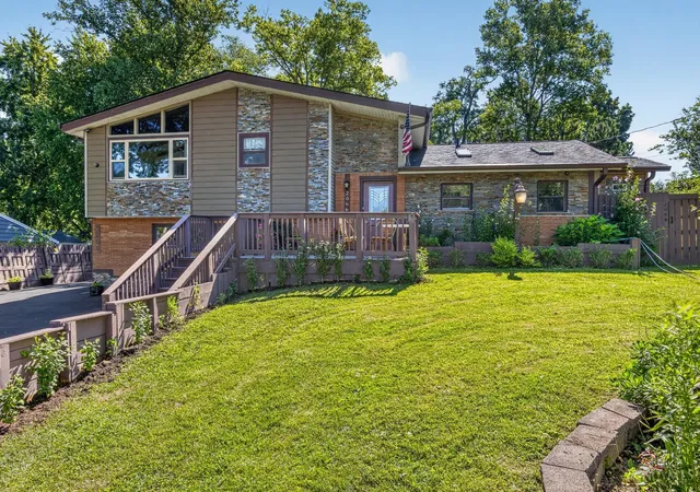 Photo 3 of Single family home for sale at 2066 Evanor Ln, Anderson Twp, OH 45244 | MLS# 1884204 | Listing updated on 2026-09-11
