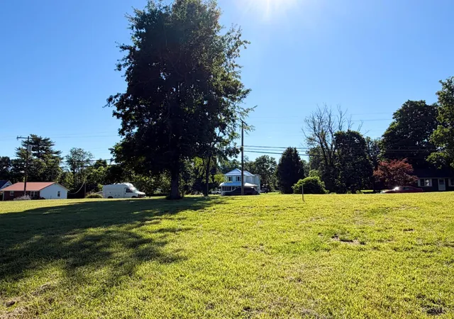 2nd image of 937 N High St, Hillsboro, OH 45133 | MLS# 1884220