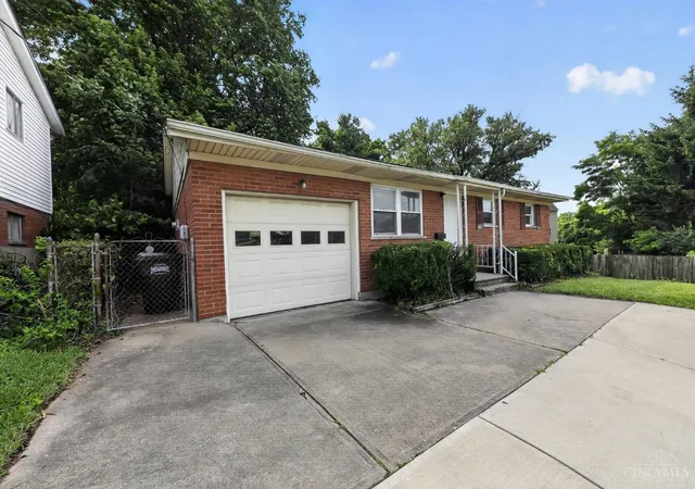 Homes for sale in Colerain Twp, OH | 9192 Pippin Rd, Colerain Twp, OH 45251 | MLS# 1881626