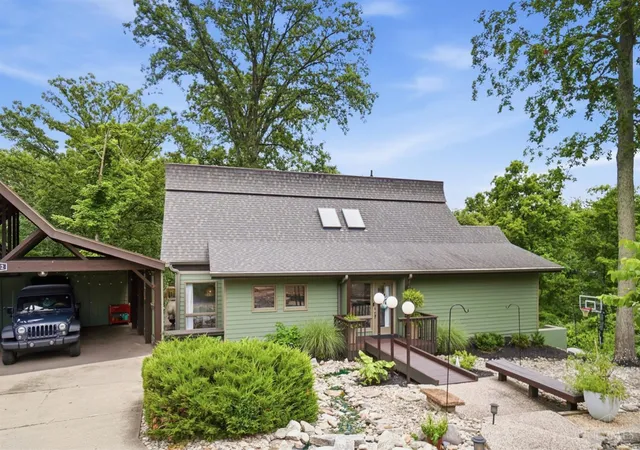 3rd image of 1032 Saint Moritz Ct, Lawrenceburg, IN 47025 | MLS# 1884065
