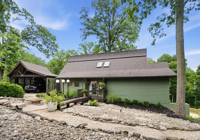 4th image of 1032 Saint Moritz Ct, Lawrenceburg, IN 47025 | MLS# 1884065